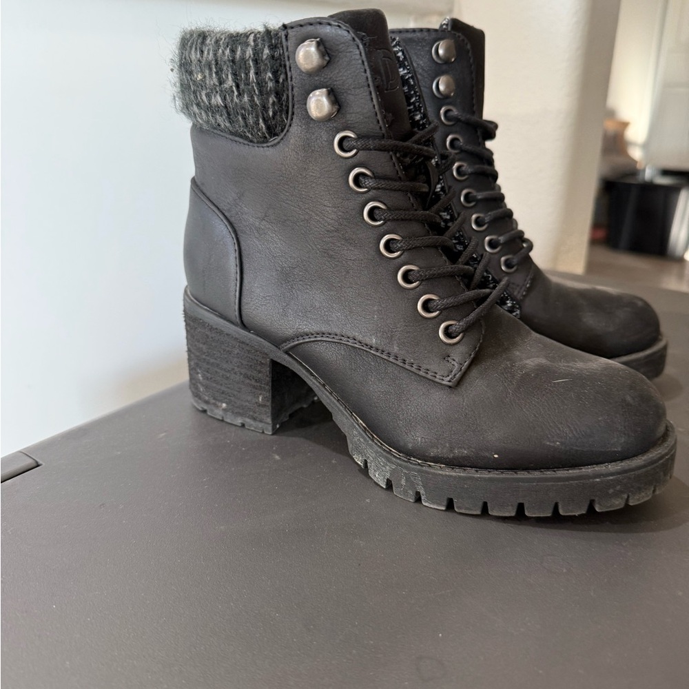 Stylish Black Lace-Up Boots for Women
